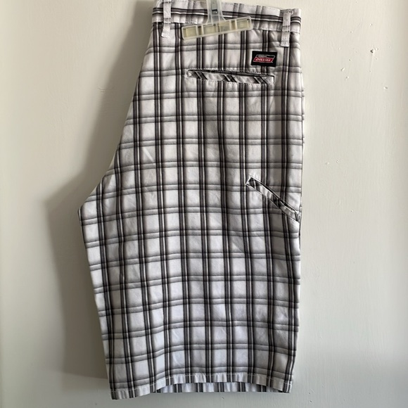 Genuine Dickies short size 34 - Picture 3 of 5